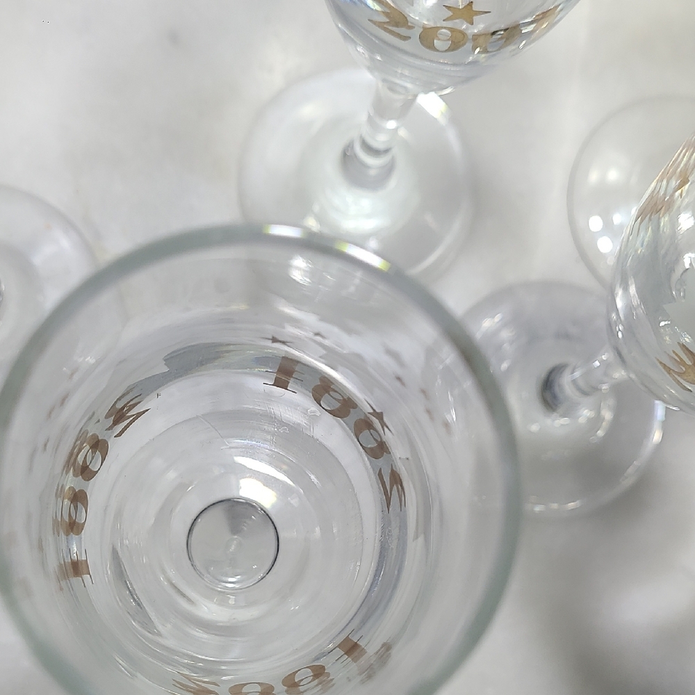 Millennium Champagne Flutes 2001 - Picture 5 of 7